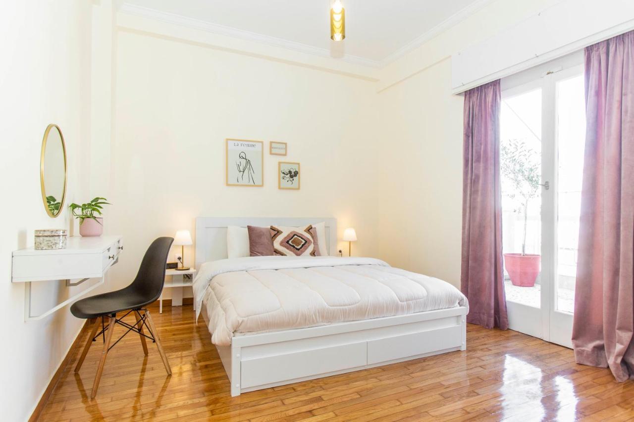 Loucas Apartment Atene Esterno foto