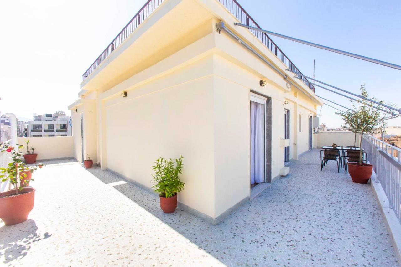 Loucas Apartment Atene Esterno foto