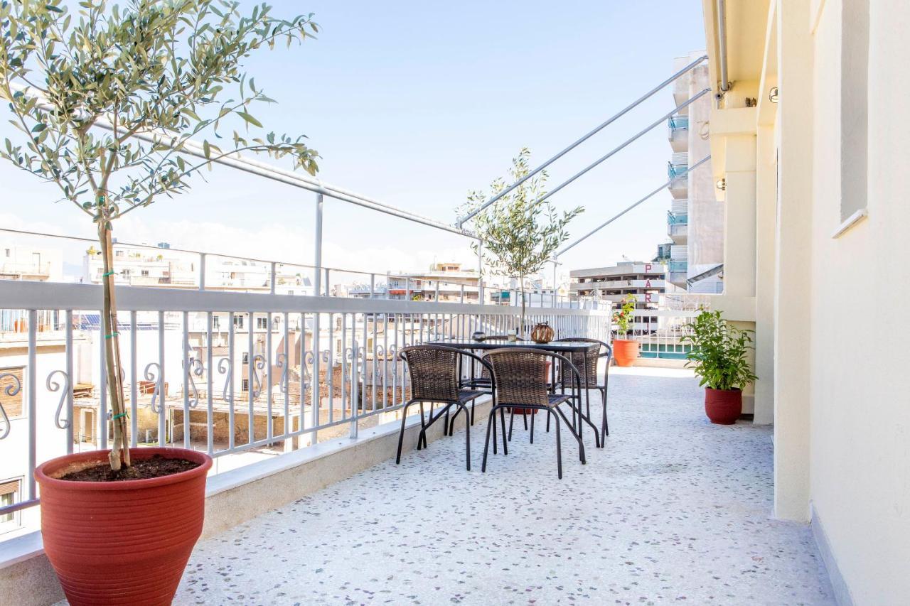 Loucas Apartment Atene Esterno foto
